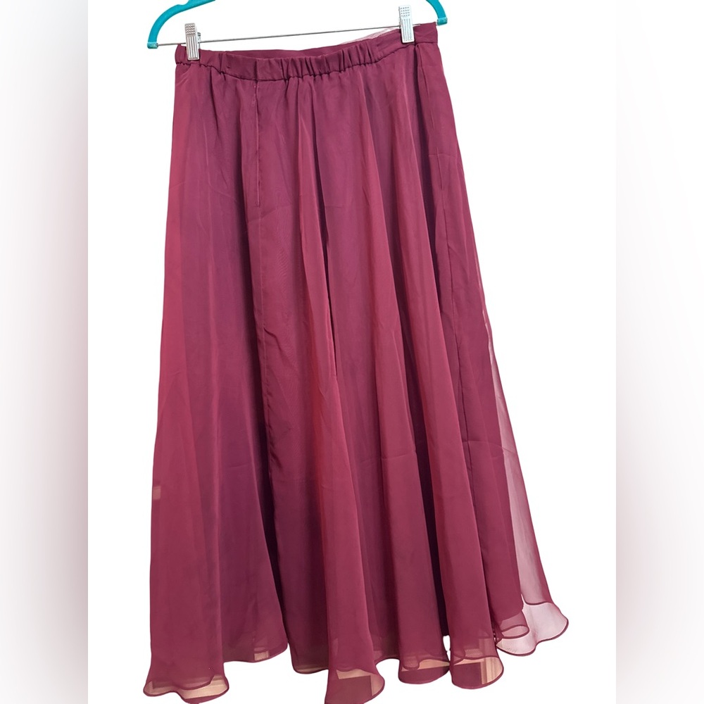 Elegant Burgundy Chiffon Skirt - Picture 3 of 4